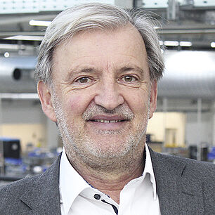 Moderator Peter Wiedemann